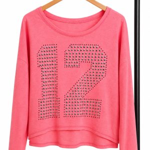 Blusa feminina em tom rosa vibrante.